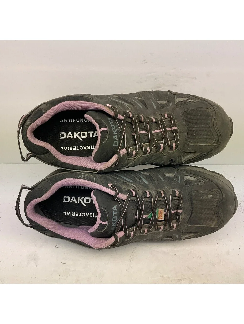 Dakota used shoes